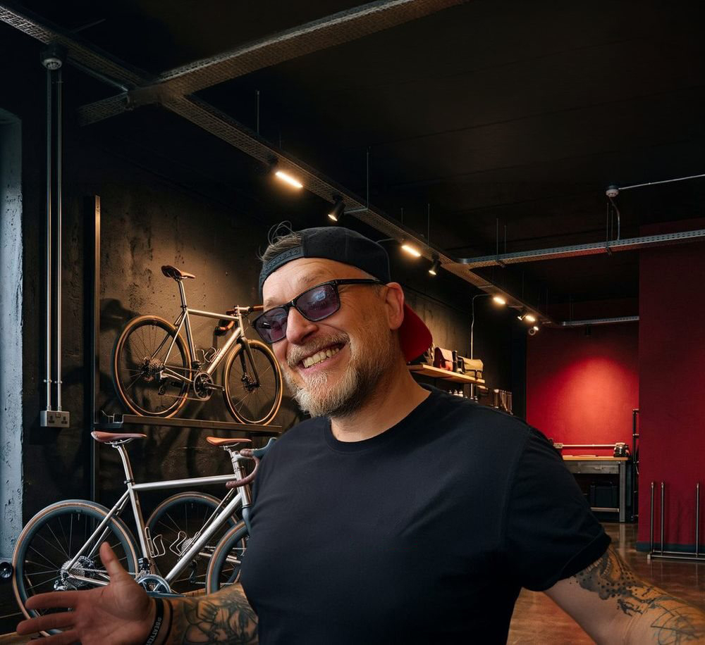 Ulf Adelmeier, Inhaber vom Fahrradkontor Lichtenstein, in seinem Laden